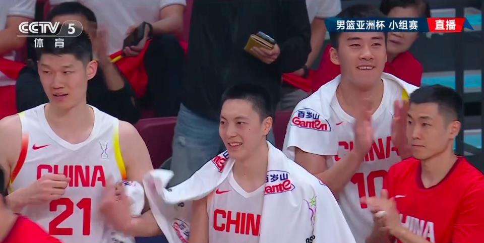 10+4+1，王俊杰为何被郭士强按在替补席？苏群说出真正原因