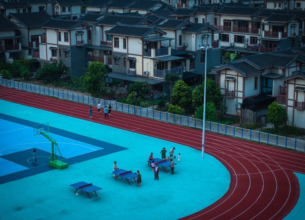 图片新闻｜九龙坡：垃圾场变身运动场