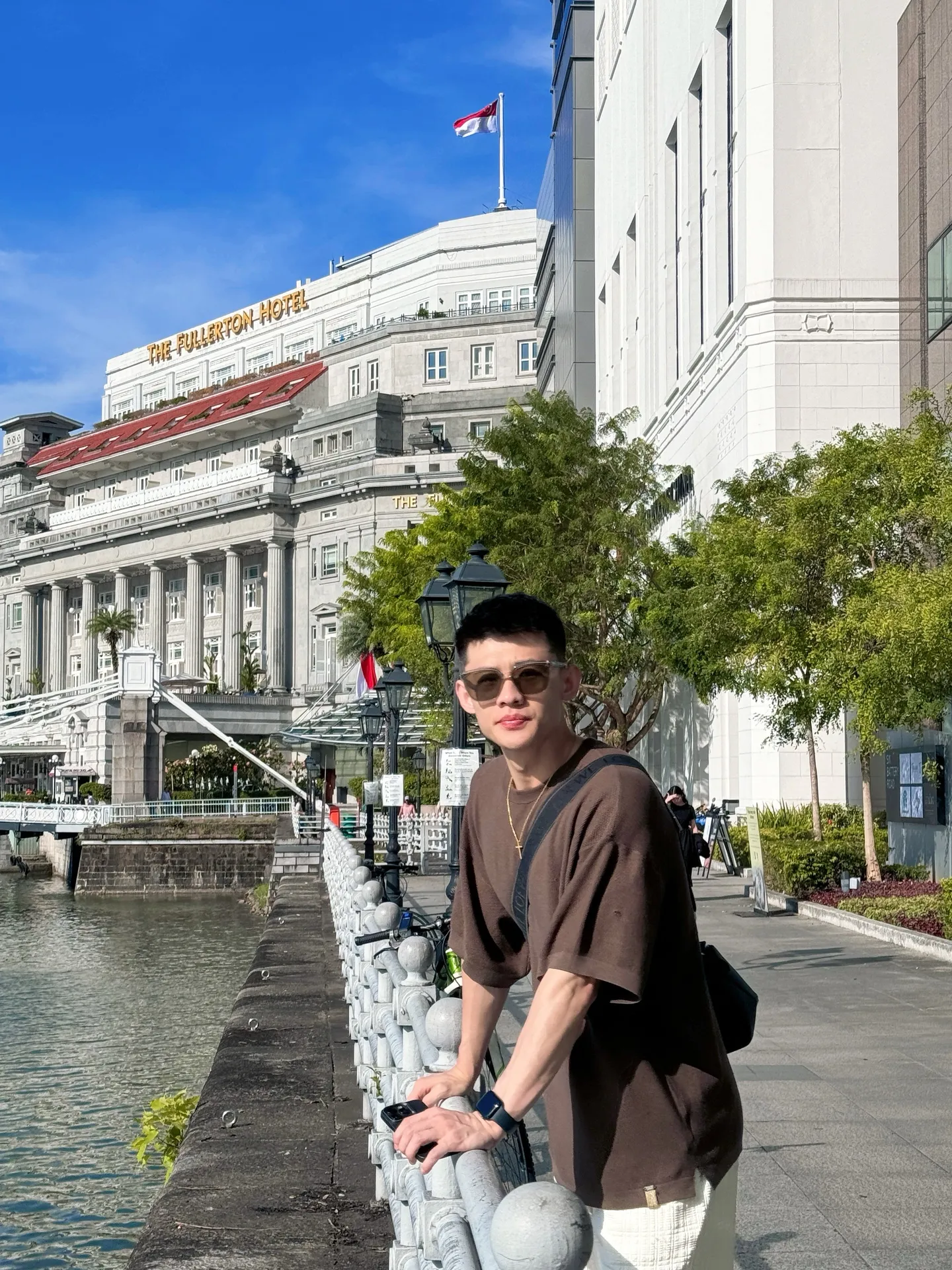 王岚嵚社媒发布旅行碎片：这么近那么美，一年前去趟坡