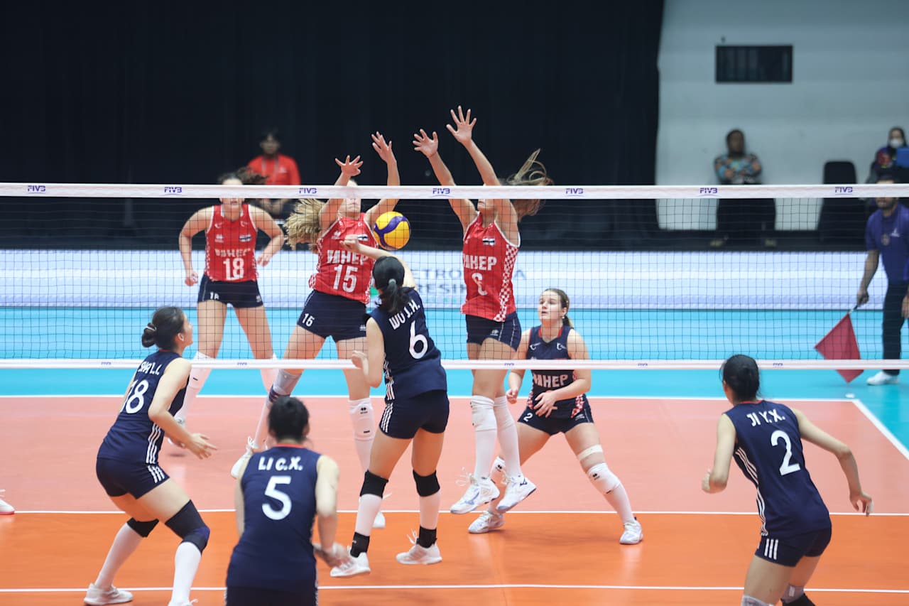中国女排3-1克罗地亚 赵喆熙 李晨瑄合砍40分 王奥芊7扣 世锦赛开门红