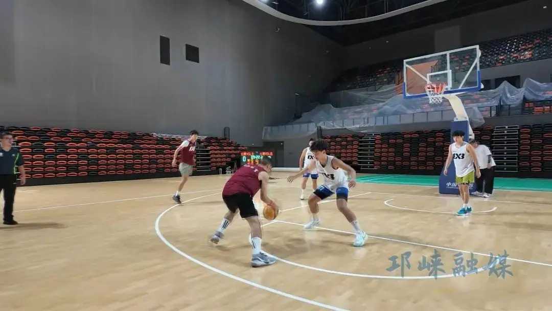 燃情世运！邛崃市第一届崃·赛“劲驰杯”3×3篮球赛激情开幕