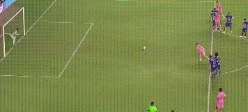 梅西不在！苏亚雷斯活了：勺子点球+2助攻，破9场球荒带队3-1逆转