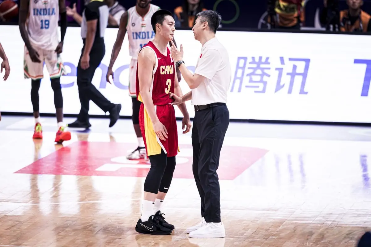 从4中0到12中6，胡明轩为何突然爆发了？赛后一席话，说得很明白