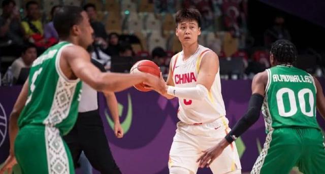 CCTV5直播，中国男篮16点VS印度，首发五虎将曝光，王俊杰有变