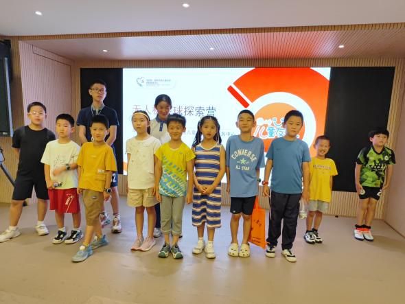 园岭街道无人机足球探索营开启儿童友好服务新实践