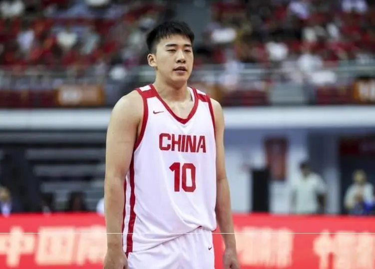 男篮31分大胜，印度主教练盛赞中国球员，王俊杰有冲击NBA的能力