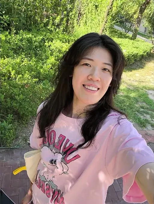 李盈莹公布康复过程！脚上扎出血，泳池中练腕力，身上满是伤痕