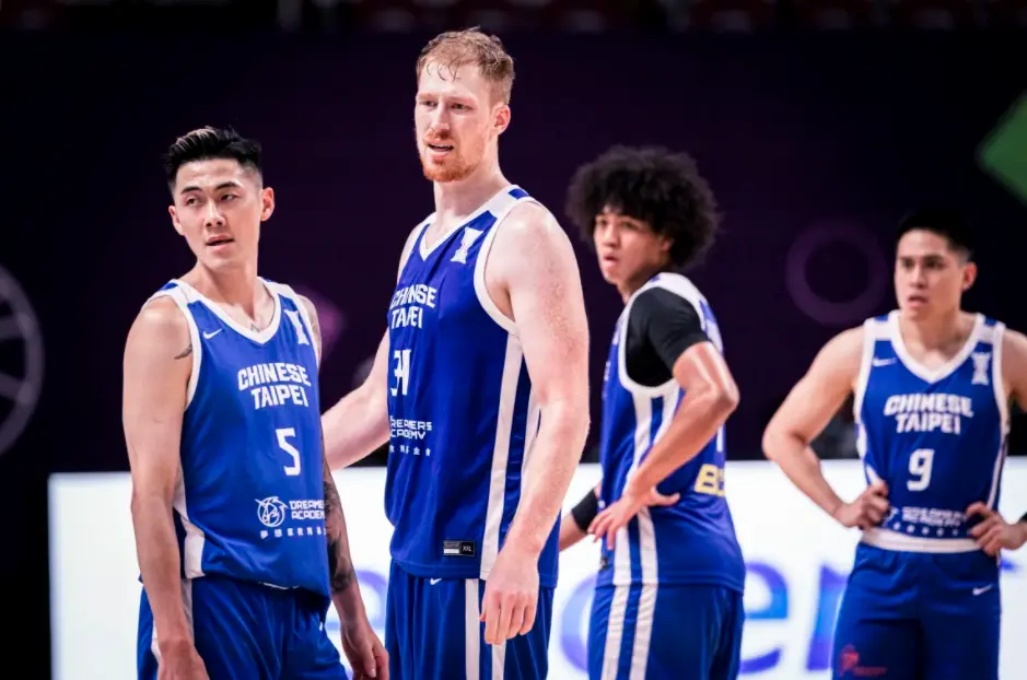 男篮亚洲杯第一黑马！掀翻中国队苦主后：27分大胜伊拉克冲击第一