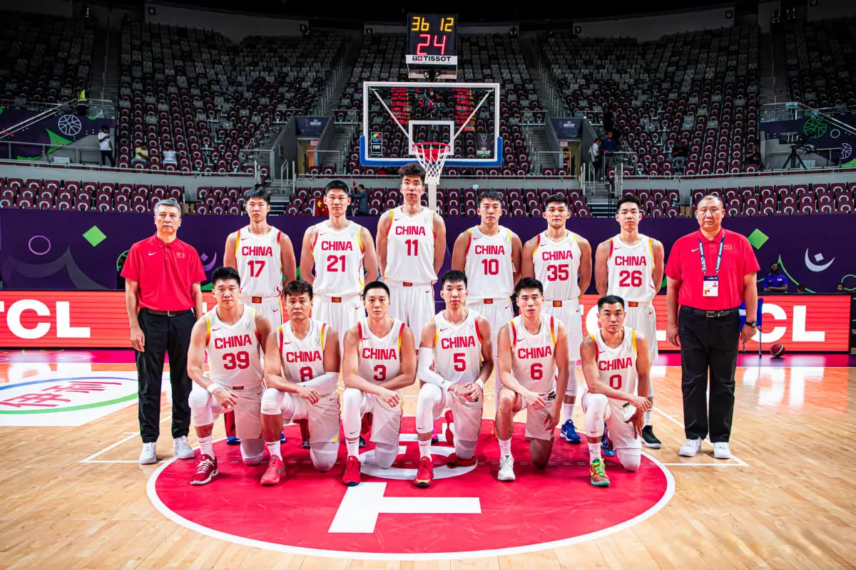 一场77-73让C组乱了，中国男篮受影响，郭士强咋办？附最新积分榜