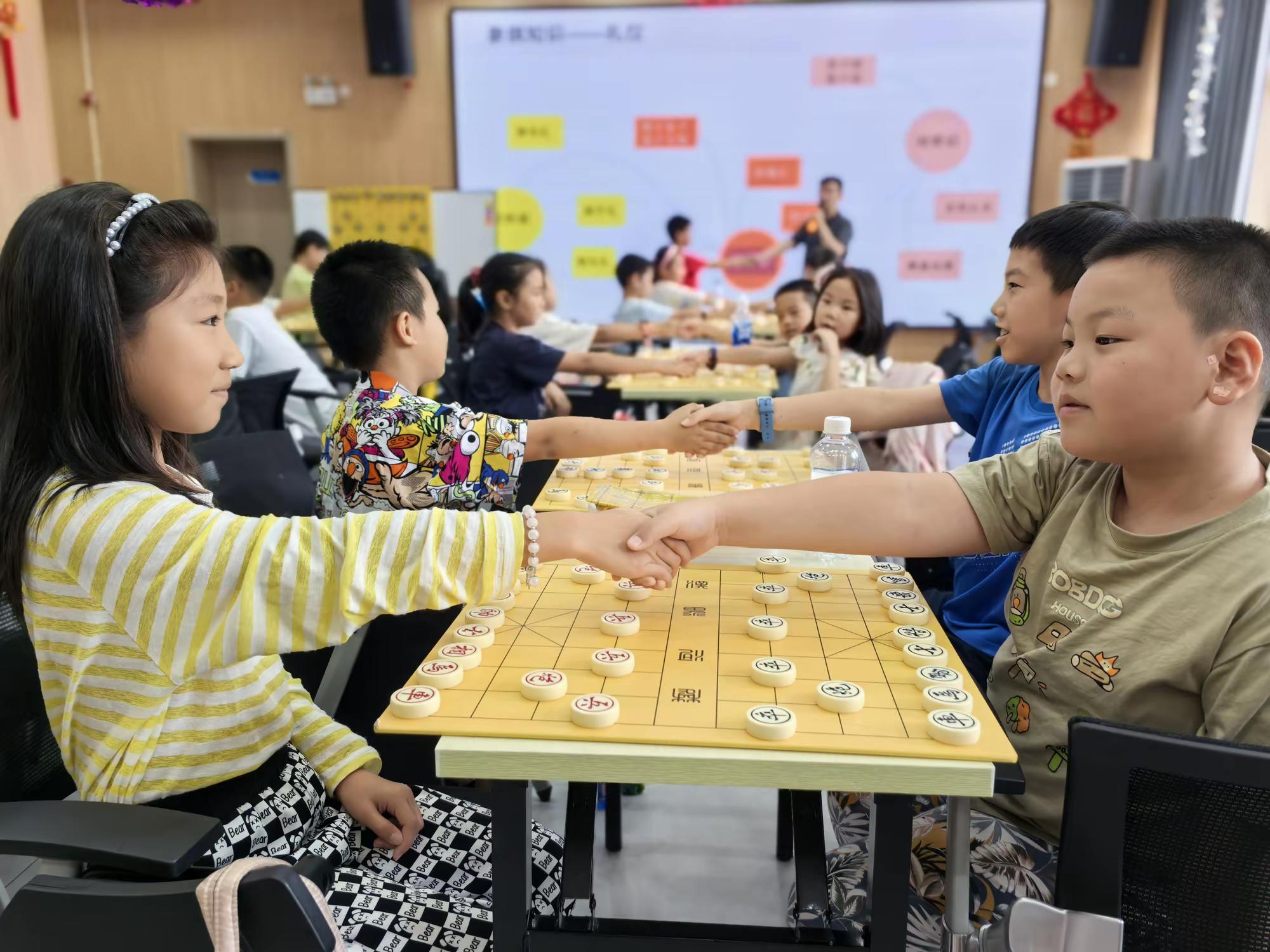 沉浸式感受象棋魅力 东高地街道“棋星启程”象棋活动举行