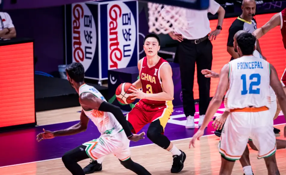 男篮亚洲杯局势一夜变天！3队已晋级淘汰赛：中国队苦主恐被淘汰