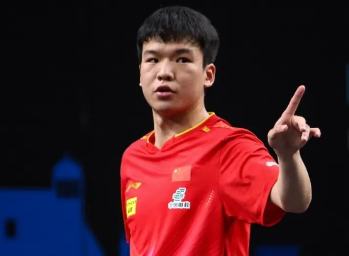 WTT横滨赛：国乒男单首轮3胜2负！向鹏力克身高1米94名将晋级