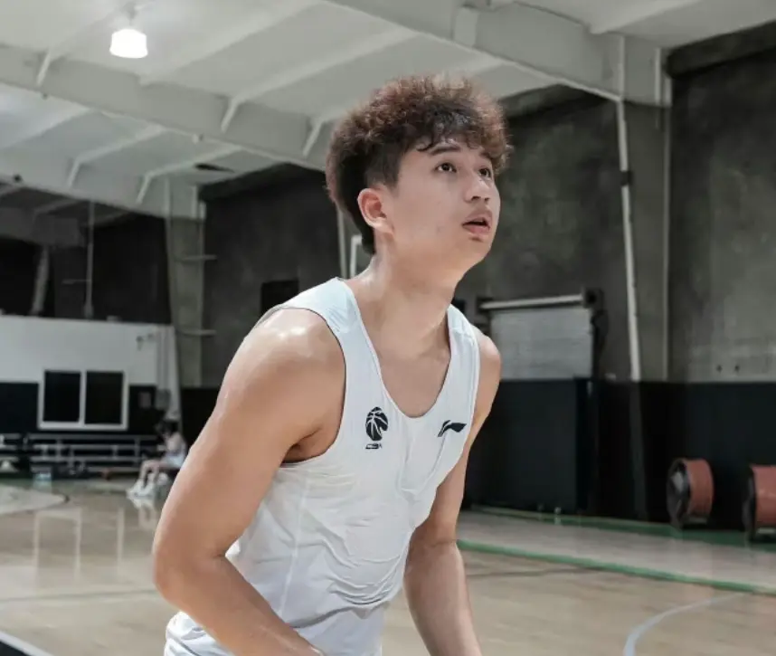 出售潜力新星！广州龙狮再做交易，山西收获年轻前锋
