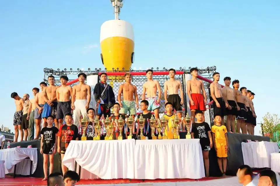 燃爆夏日·第35届青岛国际啤酒节·青岛时尚体育节中外搏击争霸赛圆满落幕