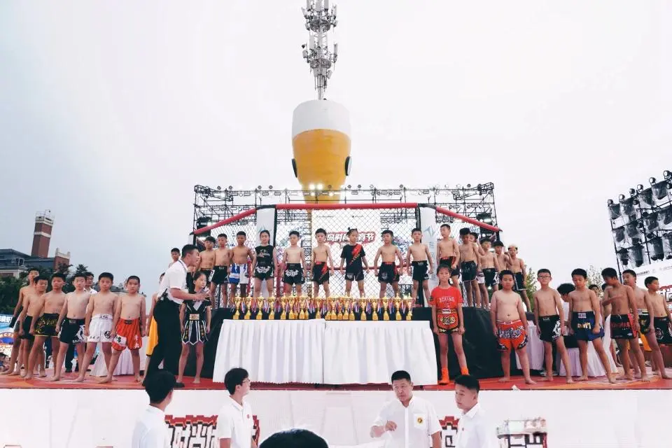 燃爆夏日·第35届青岛国际啤酒节·青岛时尚体育节中外搏击争霸赛圆满落幕