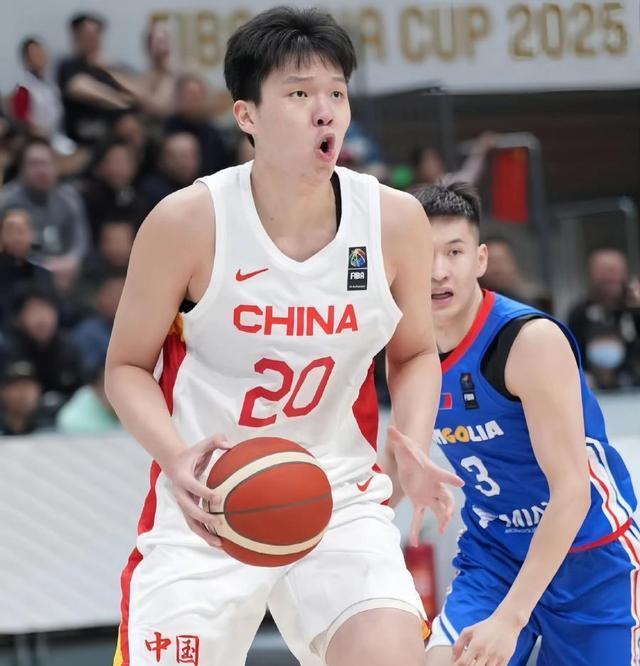 王俊杰进攻万花筒，和杨瀚森是绝配，郭士强不培养他还能培养谁