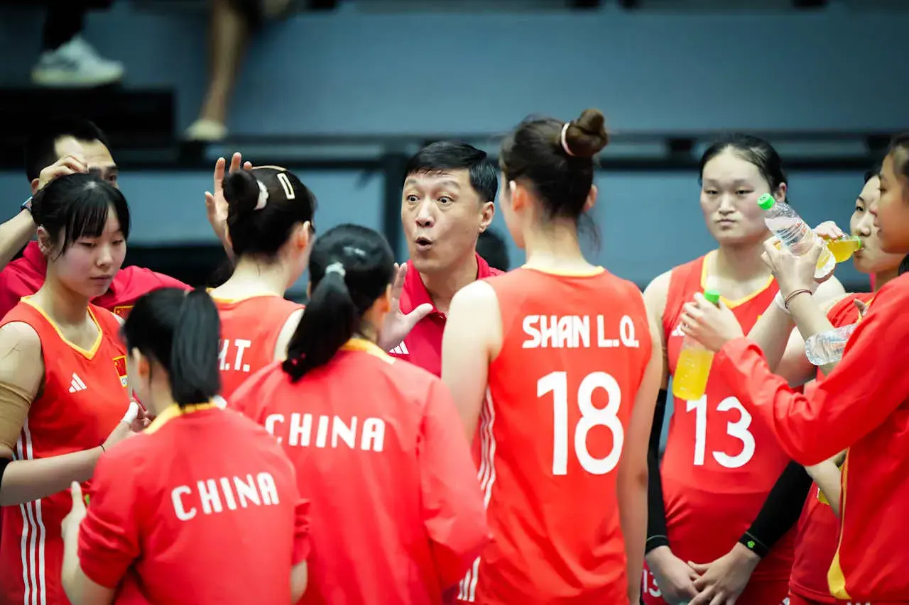 3：0！中国队两连胜，拦网狂虐韩国，王奥芊被弃用，单兰沣16分