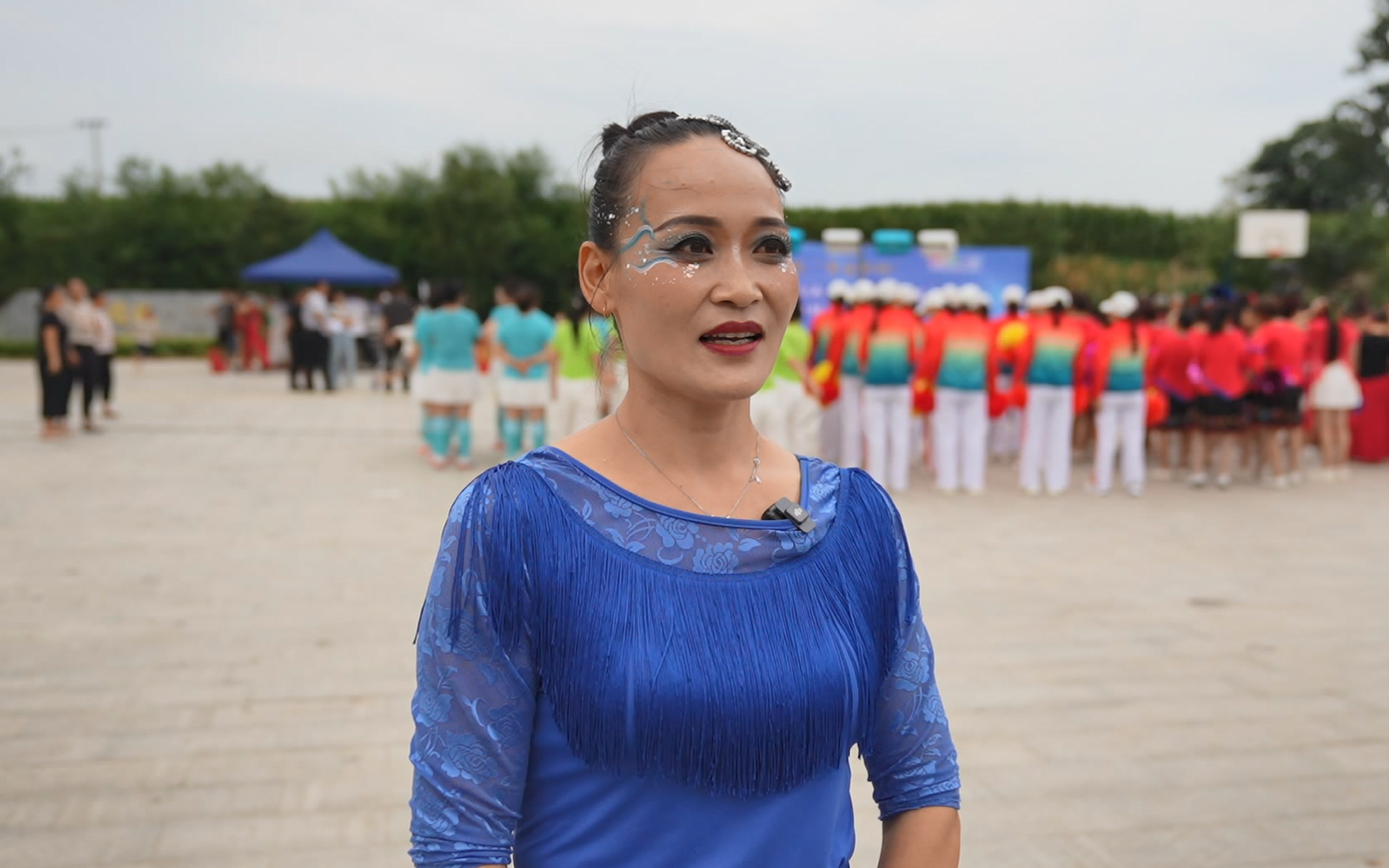 临颍县举办巨陵镇“百亩田杯”2025年“全民健身日”暨“中原舞蹁跹”广场舞邀请赛