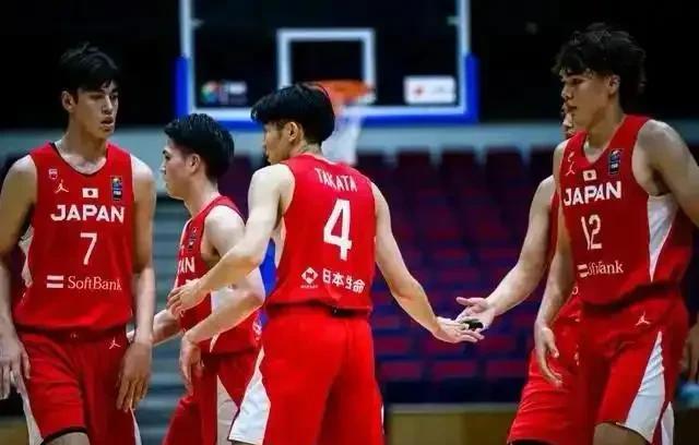 男篮亚洲杯小组赛次轮：火力对决，日本威震伊朗