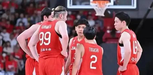 男篮亚洲杯小组赛次轮：火力对决，日本威震伊朗