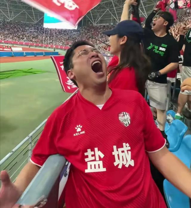 真是笑话，竟然有前国脚评论苏超做为一个业余联赛，没法和中超比
