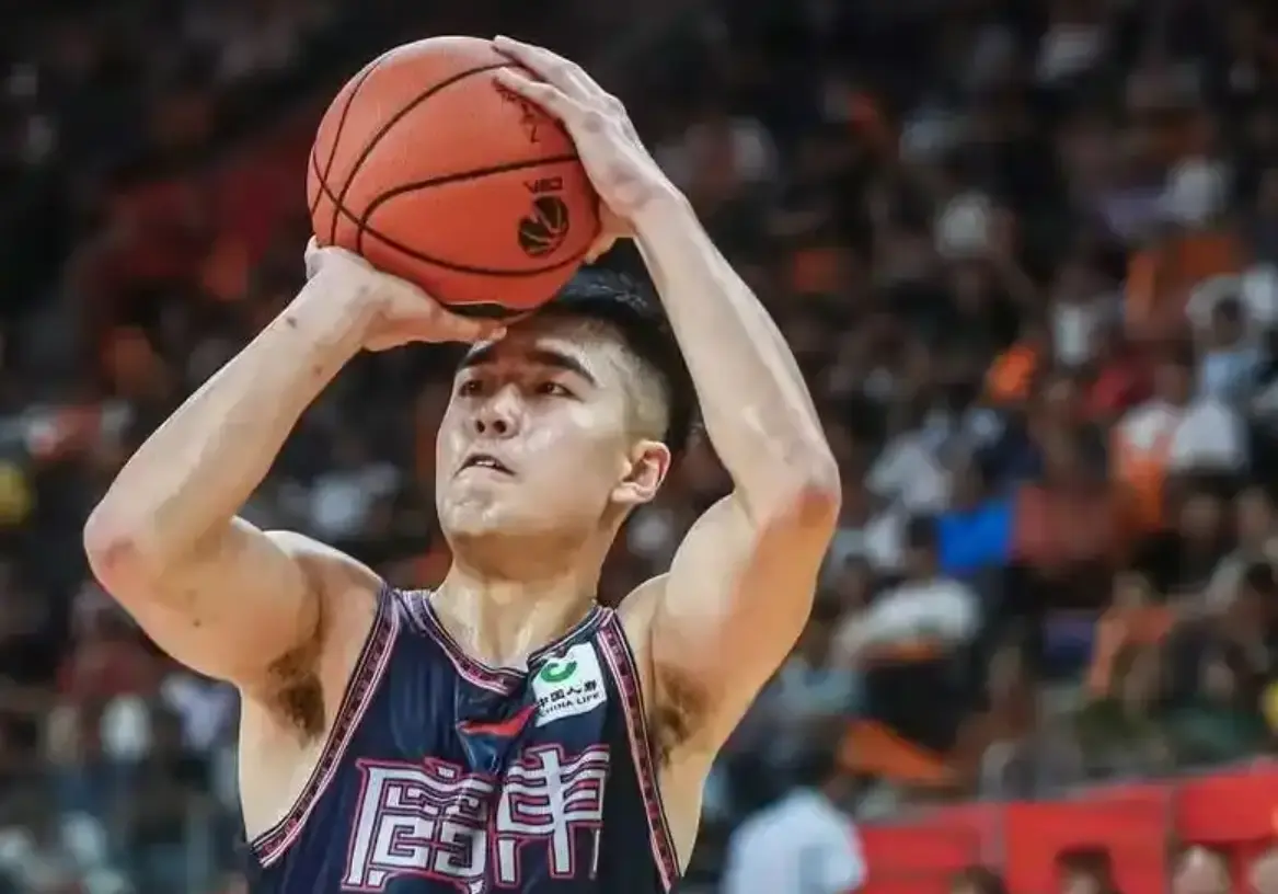 广东胜青岛！张文逸王洪泽齐爆，杨溢稳组织，王少杰喜忧参半！_2