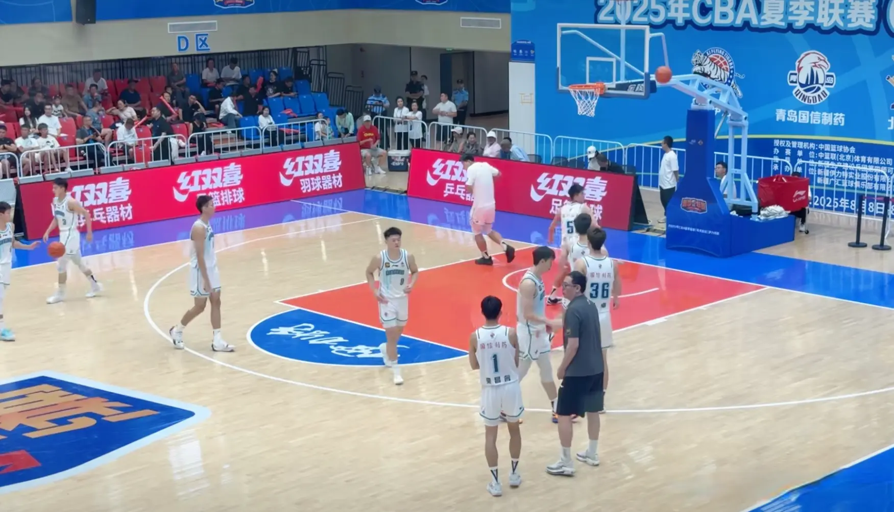 广东7分险胜获开门红！杜锋藏起锋芒，张文逸爆发，杨溢拉胯11中3