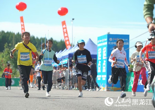 “电波划天际 青春向未来”2025年全国青少年无线电测向锦标赛举行