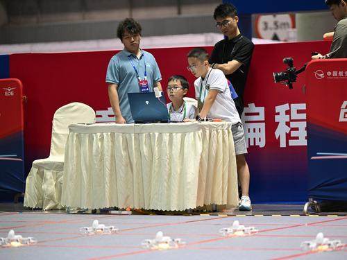 全国青少年无人机大赛总决赛在渝开赛 1.7万名“小飞手”角逐“天空赛场”