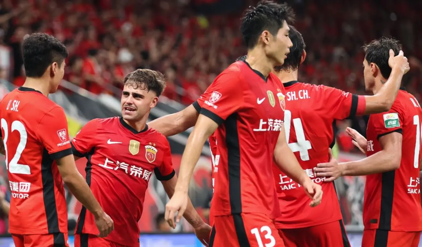 一场4-1让中超争冠格局大乱：海港超越申花，前4差距极小