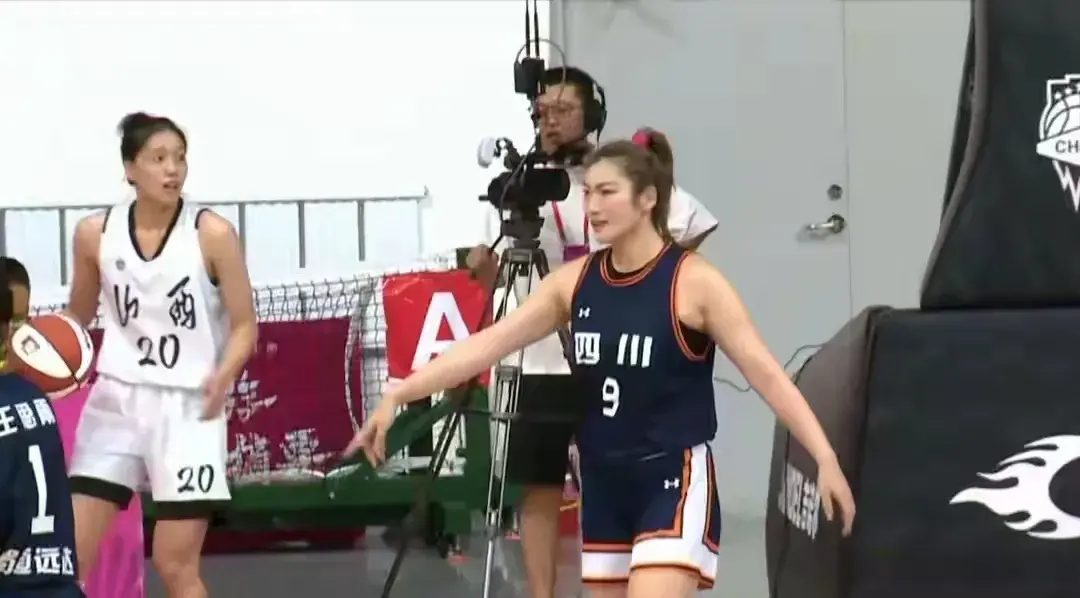 李梦王思雨杨力维缺席集训，宫鲁鸣打造年轻化的中国女篮奥运之师