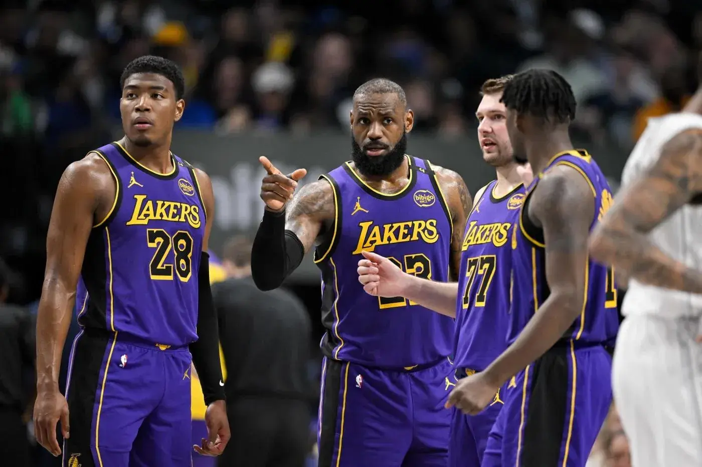 东契奇阻止詹姆斯退役？2025-26赛季结束后，继续征战NBA