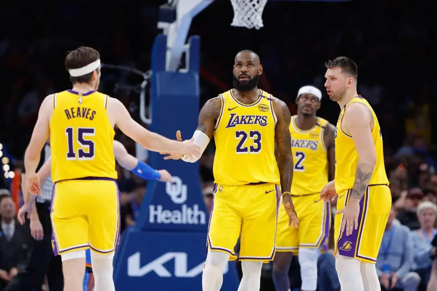 NBA高管称湖人队变得更好，2026年保底西部决赛，詹姆斯还要走？