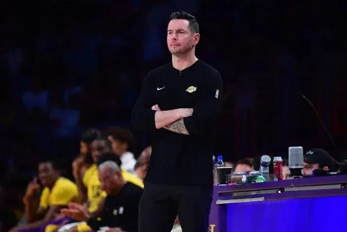东契奇阻止詹姆斯退役？2025-26赛季结束后，继续征战NBA