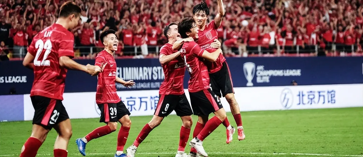 成都蓉城VS青岛海牛：韩鹏飞坐镇后防 周定洋领衔 韦世豪罗慕洛冲锋