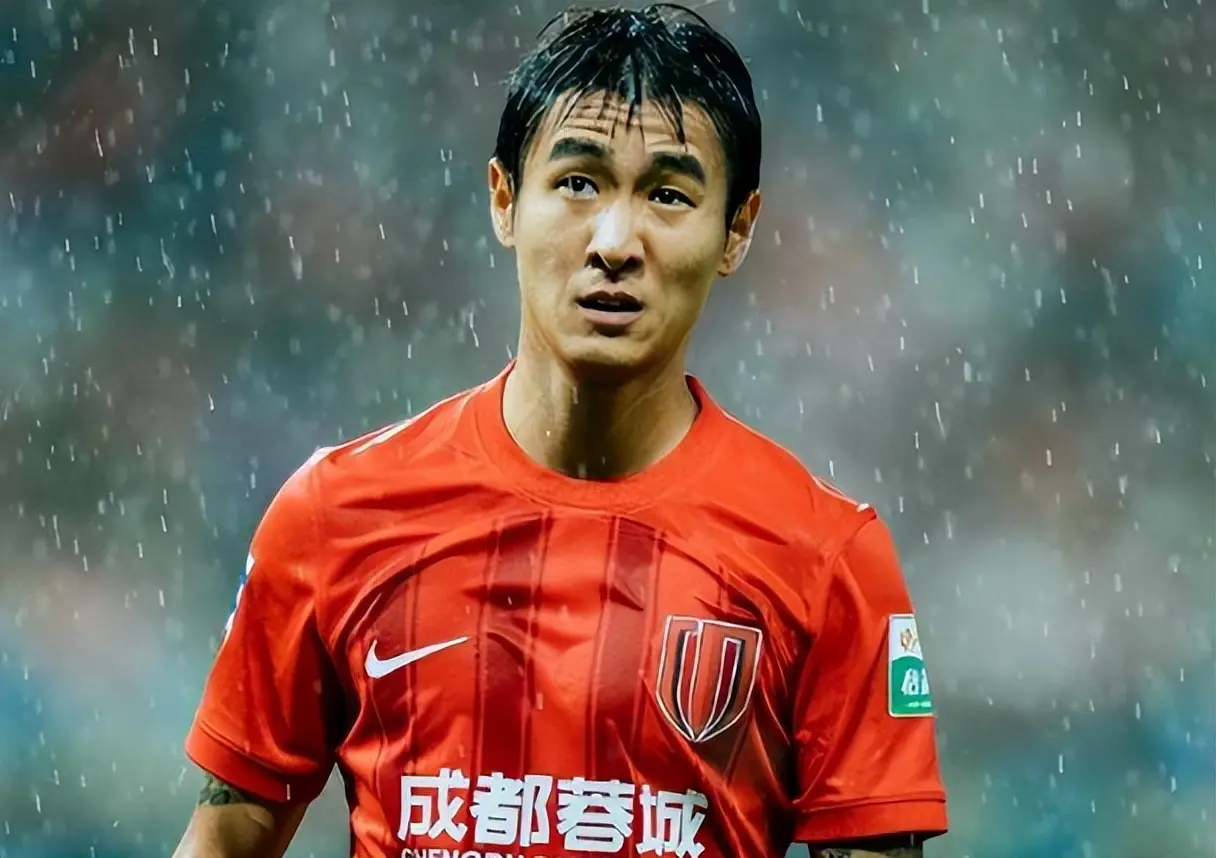 成都蓉城VS青岛海牛：韩鹏飞坐镇后防 周定洋领衔 韦世豪罗慕洛冲锋