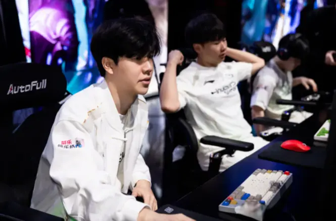 Theshy黑称后，LPL制定新规！朱开力挺Theshy：非常不尊重选手