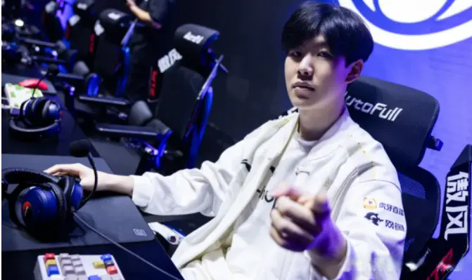 Theshy黑称后，LPL制定新规！朱开力挺Theshy：非常不尊重选手
