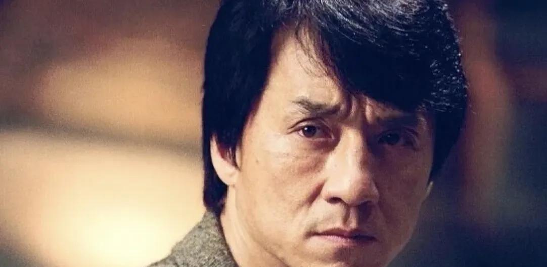 成龙功夫真伪探：拳脚搏命外，更藏一颗演员心