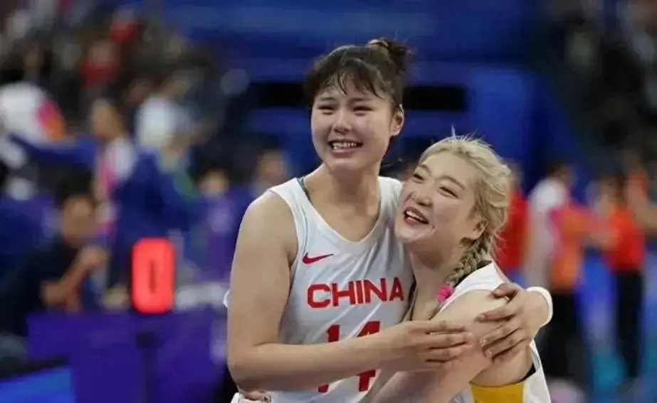 宫鲁鸣够硬！女篮公布集训名单，依旧不招李梦、李月汝和刘禹彤