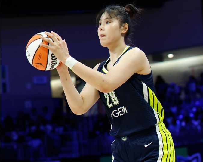 WNBA战报：李月汝4中1仅3分末节被弃用 佩奇29分丢绝杀飞翼1分惜败