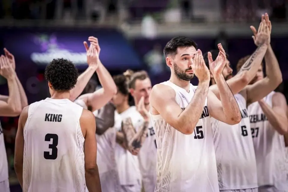 今晚能否爆冷？FIBA发起中国vs新西兰半决赛投票：中国仅获31.8%