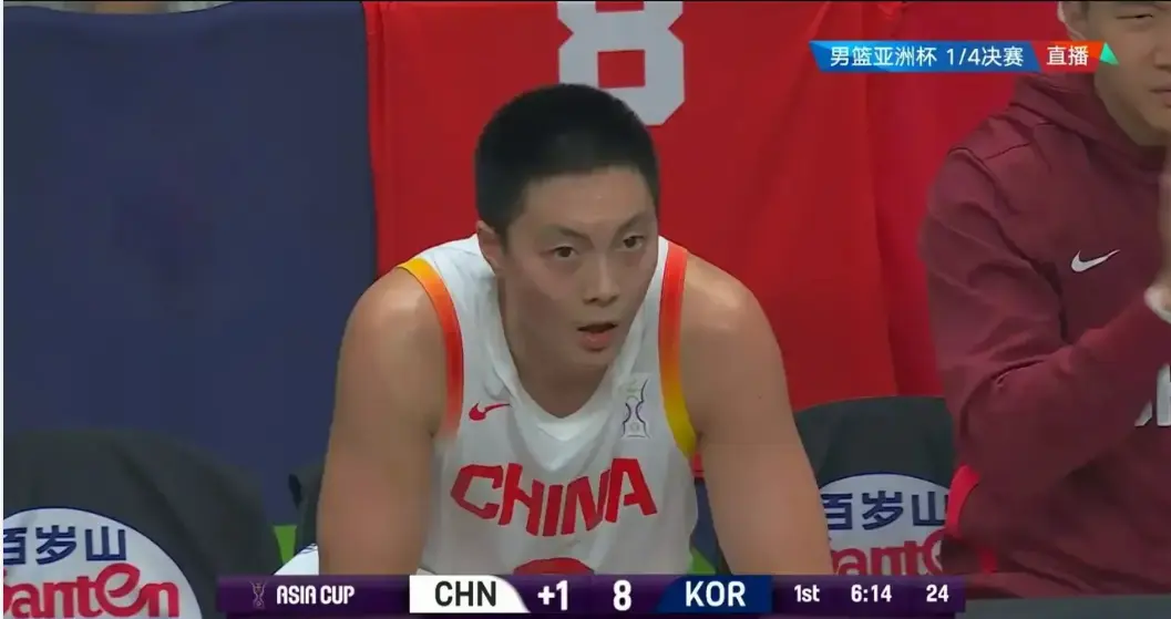 周琦：咱们的后卫就是这样，喜欢把球长时间拿在自己手里