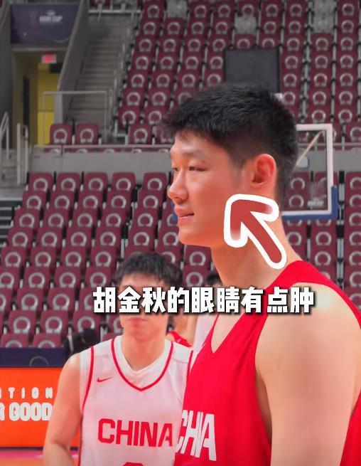 直击赛前照片！王俊杰胡明轩苦练三分，廖三宁练罚球，破联防是关键