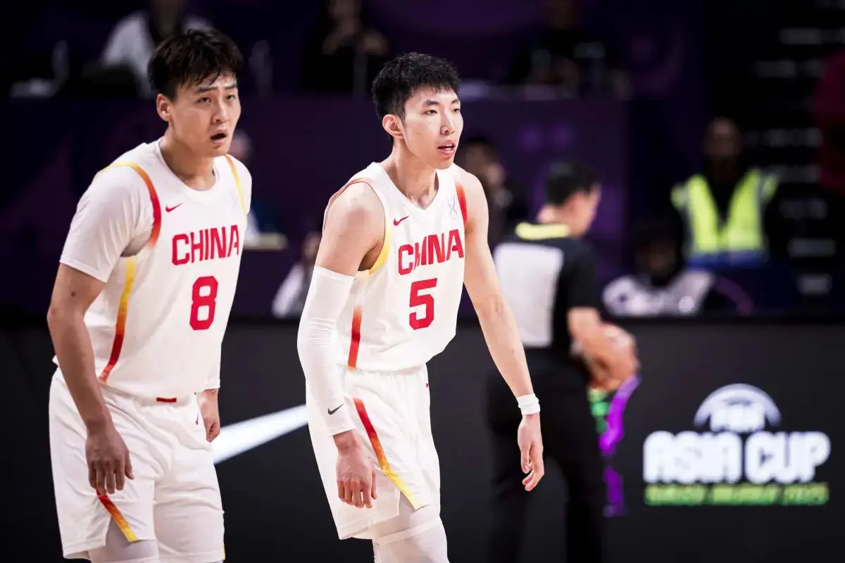 中国男篮集体大爆发！赵睿24+6，王俊杰高效，他才是取胜的关键