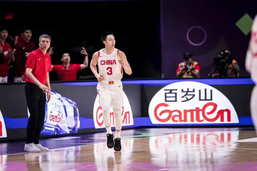 中国男篮大胜新西兰！球队评价:全民皆兵&团队致胜，最大功臣是他