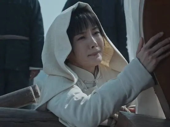 《献鱼》与《生万物》各看6集，一部上头，一部昏昏欲睡