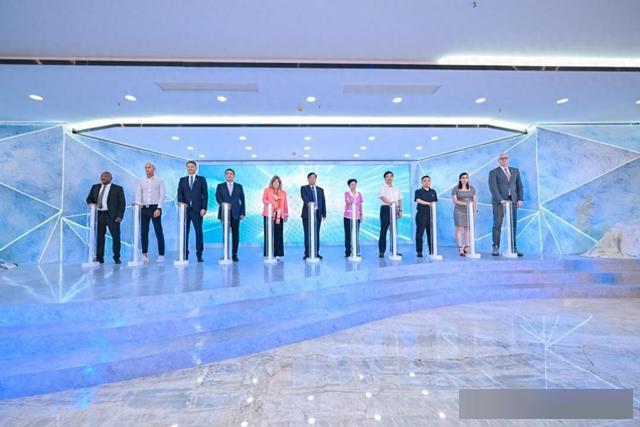 匹克发布10国代表团冬奥装备，全新品牌馆正式亮相