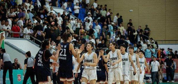 四川女篮6战全胜！狂胜黑龙江62分，李梦真轻松，宫导快看大宝贝