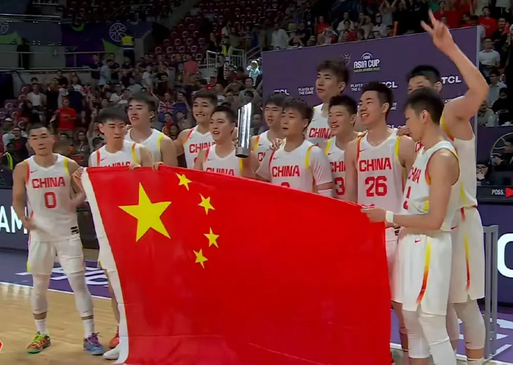 中国98-84新西兰球员评分：1人完美，3人惊艳，3人救赎，1人迷失